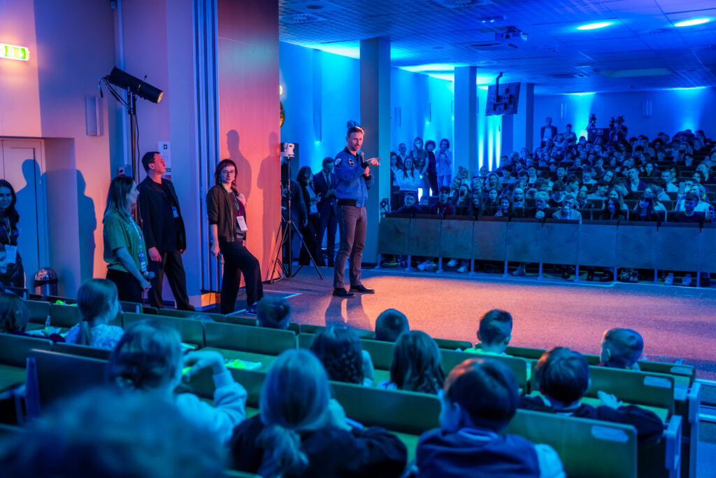 Białystok | Ogólnopolska trasa technologiczno-naukowa misji IGNIS z doktorem Sławoszem Uznańskim-Wiśniewskim