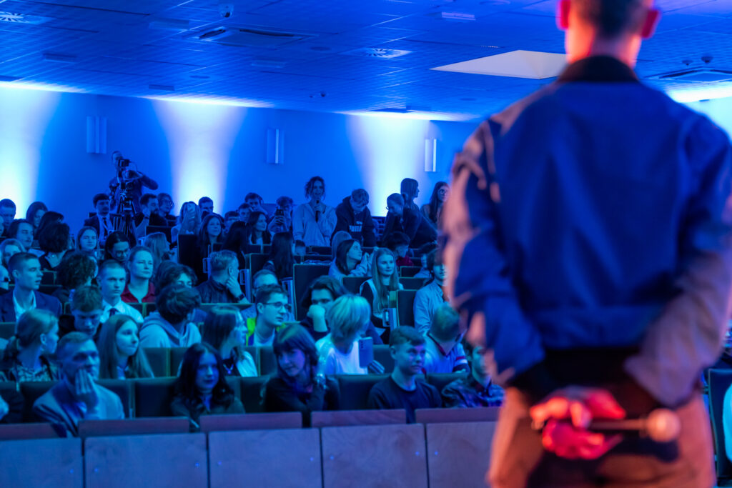 Białystok | Ogólnopolska trasa technologiczno-naukowa misji IGNIS z doktorem Sławoszem Uznańskim-Wiśniewskim