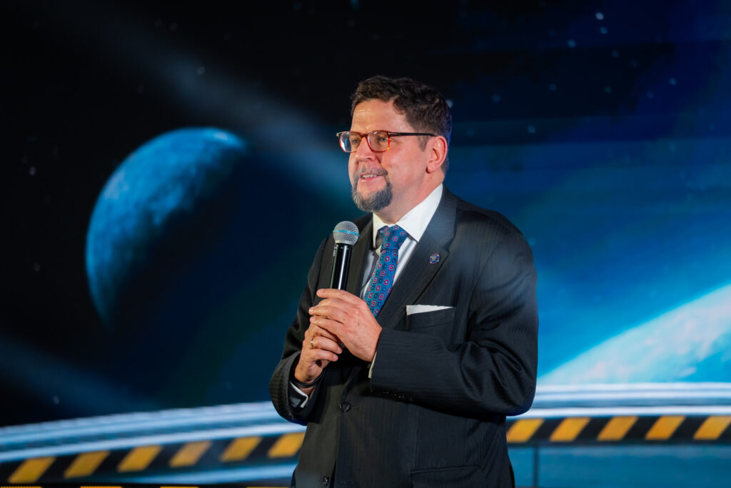 Białystok | Ogólnopolska trasa technologiczno-naukowa misji IGNIS z doktorem Sławoszem Uznańskim-Wiśniewskim