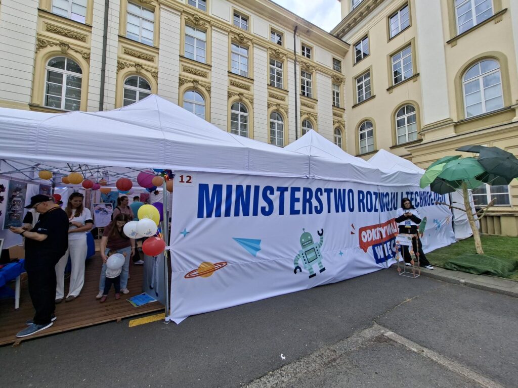 "Kraina Wyobraźni" czyli Dzień Dziecka w Kancelarii Premiera. Było kosmicznie, twórczo i edukacyjnie - relacja.